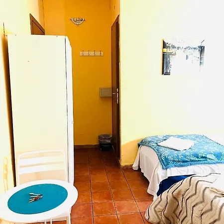 Magenta House 2*