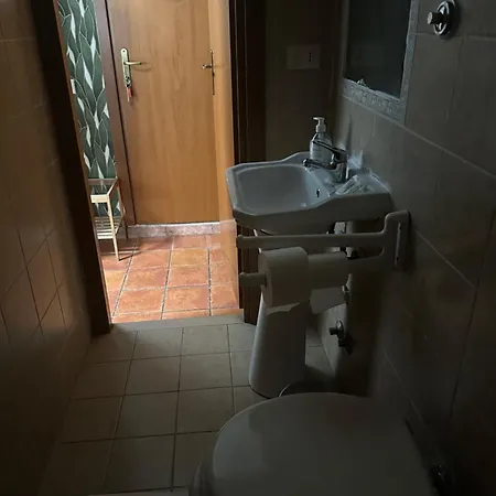 Magenta House בית הארחה 2*
