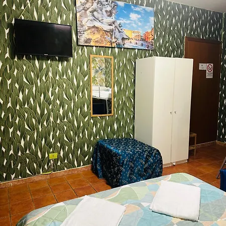 Magenta House 2*