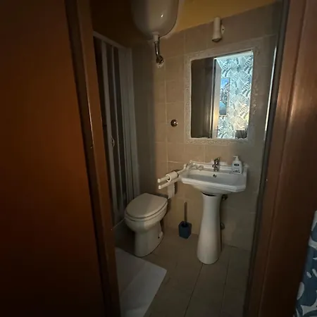 Magenta House בית הארחה 2*